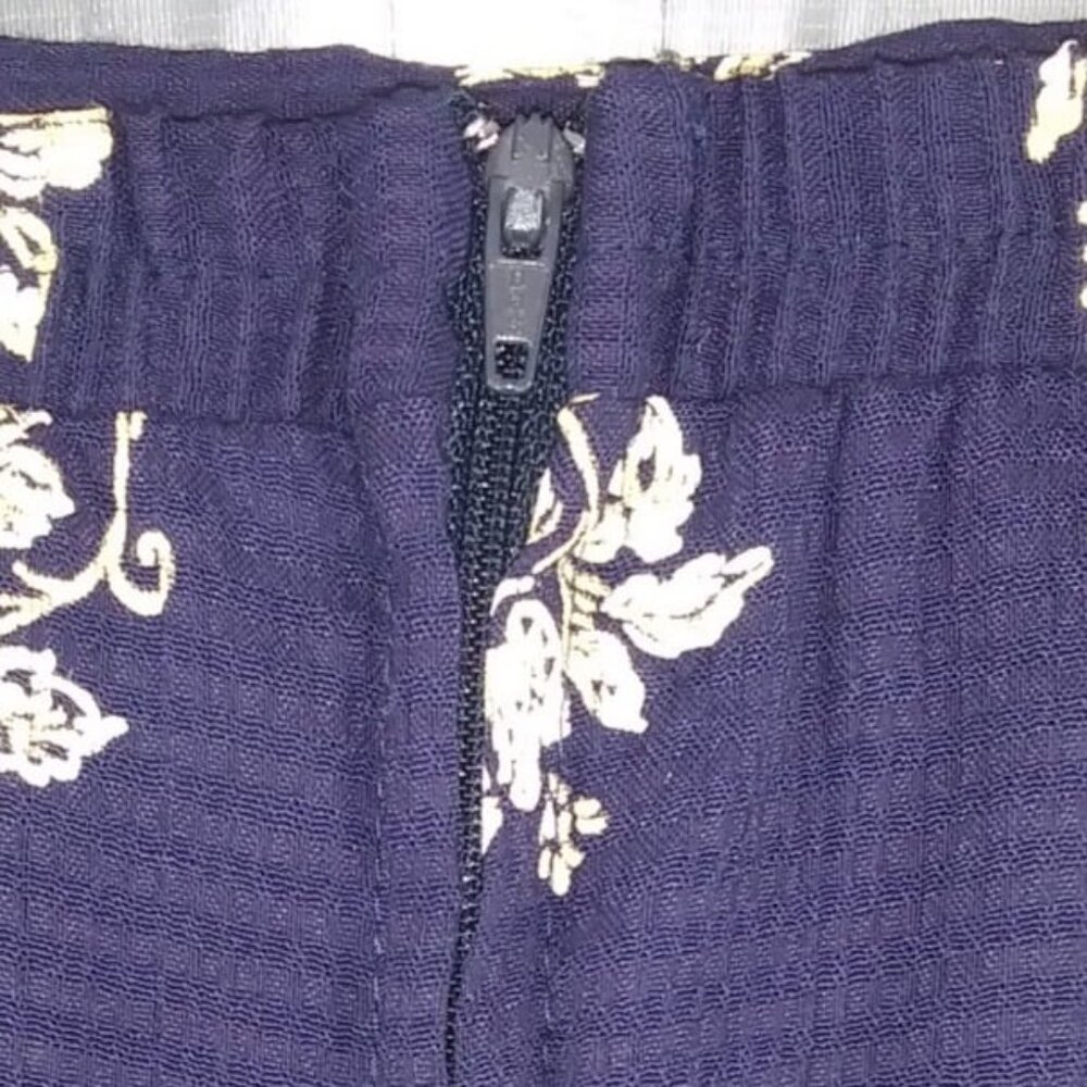 Source Unknown Women's Dark Blue Floral Pencil Knee Length Skirt Size 14 - Picture 5 of 9